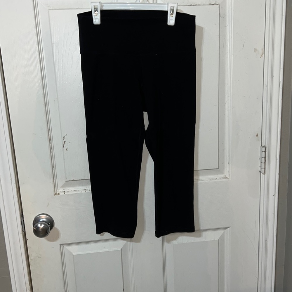 Black Old Navy Capri Leggings